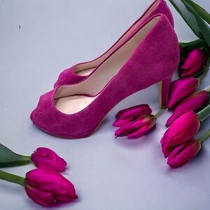 Vince Camuto l Authenticated Heel l Fuscia Suede l Peep Toe l Stiletto Heel 6.5